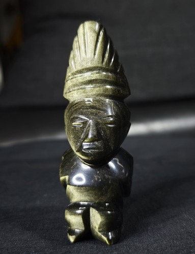 Gold obsidian aztec figur - aztec,