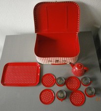 Puppenkoffer mit Teeservice in rot