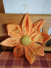 ~Blume Blüte aus Krepp-Papier, zur Deko / zum Aufhängen~
