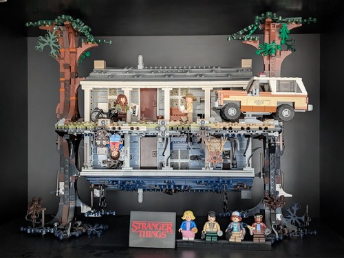 Lego stranger things set - stranger,