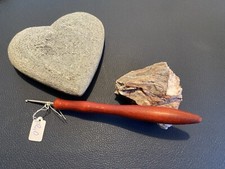 Häkelnadel 2,0 mm Handgemacht Holz Buche Natur Rot gebeizt gedrechselt