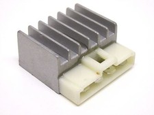 Neu! Aprilia SR 50 Gleichrichter Laderegler Spannungswandler