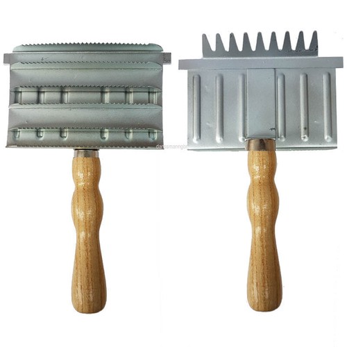 Ein metallstriegel mit - ein,
