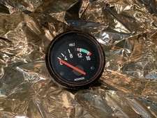 Alter Voltmeter  Anzeige