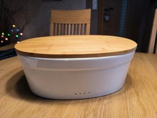 Kela Keramik Holz Brot-Kasten-Topf-Behälter mit Lüftungslöcher, weiß, oval, neu