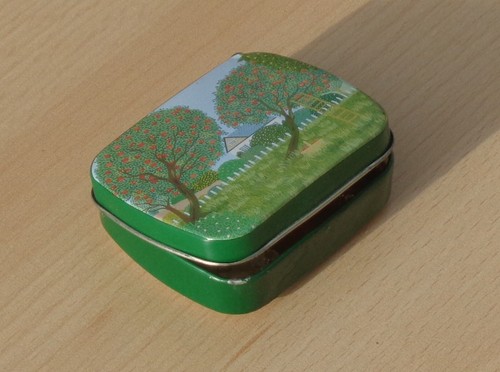 Pillendose mit bauernhof - pillendose,