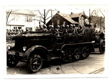 orig. F.  " Halbkettenfahrzeug „Sd.Kfz. 10“ mit Besatzung "  Nr.Schild WH-102280