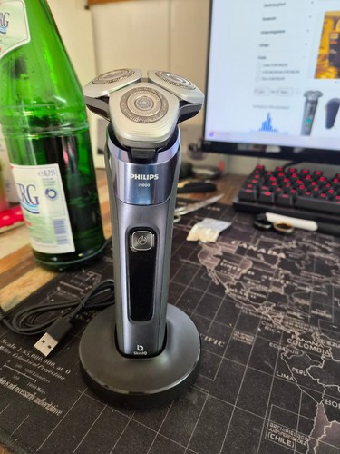 Philips i9000