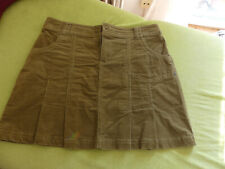 C&A Yessica 40 grüner Cord Mini Rock Falten