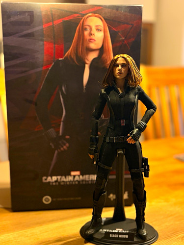 Hot toys black widow figur - toys,