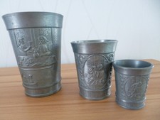 Zinnbecher 3 Stück mit Motiv; Trinkgefäß Schnapsglas Gefäß Becher 