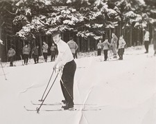 Junger Mann und Familien