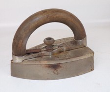 Altes MC Bügeleisen Antik