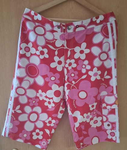 Boardshort rot mit - , und