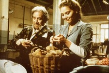 ORNELLA MUTI: 1 Foto