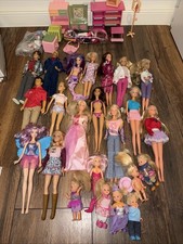 20 Barbie und Ken Puppen