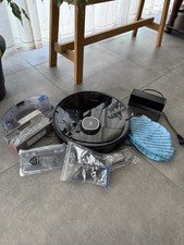 Ecovacs Staubsaugerroboter Deebot OZMO 920 Schwarz mit Zubehör