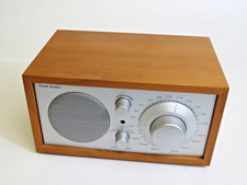 TIVOLI AUDIO Model One Analogradio Nussbaum/Silber in sehr gutem Zustand