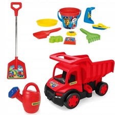 Kipplaster mit Sandspielzeug