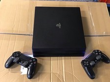 Sony PS4 PRO Mit 2 Controllern Und 7 Spielen Sauber