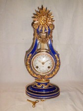 Sehr schöne, mechanische Prunk-Tischuhr, gemarkt mit Hermle