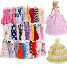 12X Barbie Puppenkleider