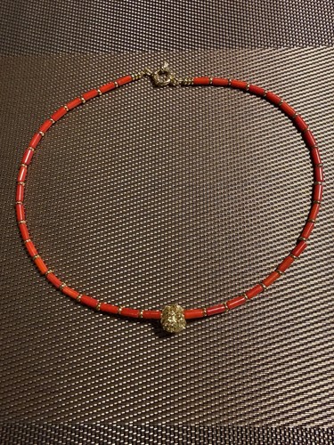 Edelsteinkette aus roter