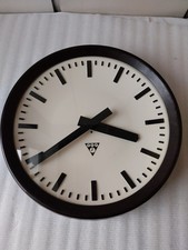 Pragotron P273n - Industrieuhr