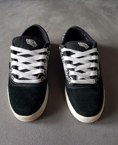 104l vans off the - vans, wall