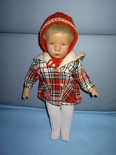 Schöne alte Puppenkleidung