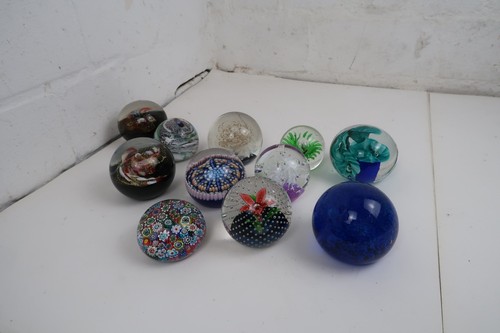 Sammlung briefbeschwerer - ,