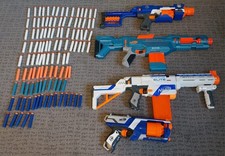 Nerf Konvolut 4 Blaster (elektrisch und manuell) plus verschiedene Pfeile