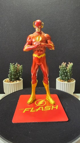The flash statue kotobukiya - statue,