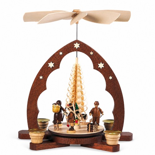 Tischpyramide mit kerzen - tischpyramide,