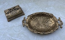 Alte Briefmarkenbox sowie