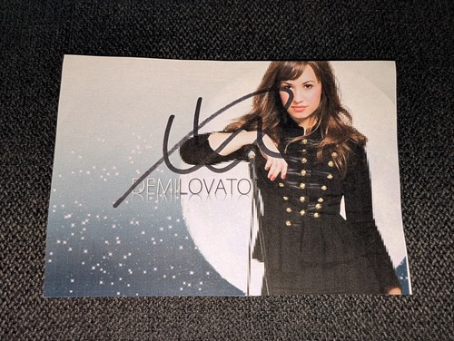 Demi lovato original autogramm - demi,