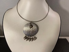 Sängerform 70er Design Mode Schmuck Sammlung , Auflösung Vintage Hippie  Ära