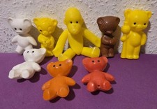 DDR KONVOLUT -BÄREN-  aus Plaste in unterschiedlichen Farben  VINTAGE OSTALGIE 