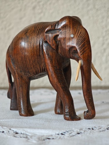 Afrikanische holzfigur elefant - afrikanische,