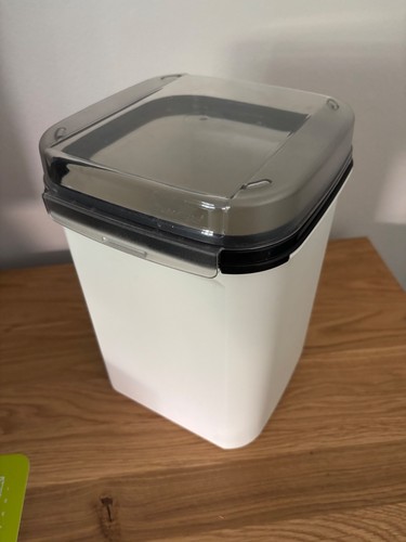 Tupperware bellevue l - 5,5,