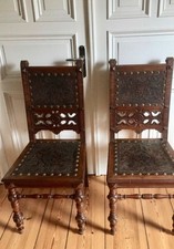2 antike Stühle mit gepunztem Leder Jugendstil Um 1890