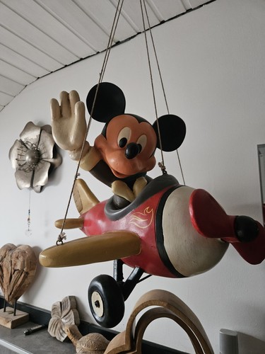 Mickey maus figur - maus, flugzeug