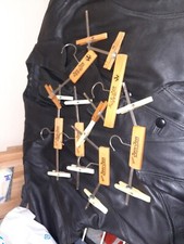 Kleiderbügel Retro Holz mit Klammern für Röcke oder Hosen