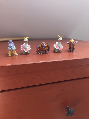 Mehrere pokemon figuren - pokemon,