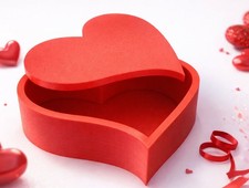 Schachtel / Box in Herzform /