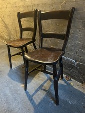 Zwei antike Englische Holzstühle aus einem Bauernhaus, Oxford