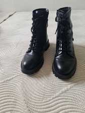 Sehr gut erhaltene Stiefeletten/Boots von Tamaris Größe 40
