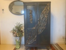 Designer-Kommode, dekoriert