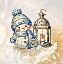 Schneemann mit Laterne, Deko-Aufsteller & Diamond Painting Malerei, 20 x 20 cm.