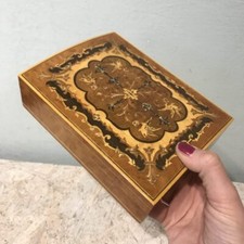 Dose Spieluhr Holzintarsien